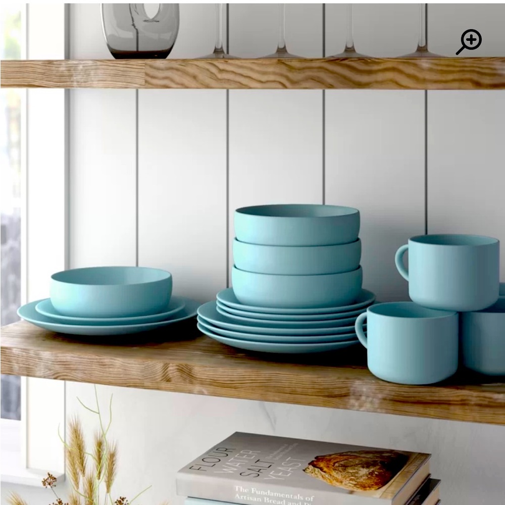 32pc dinnerware.